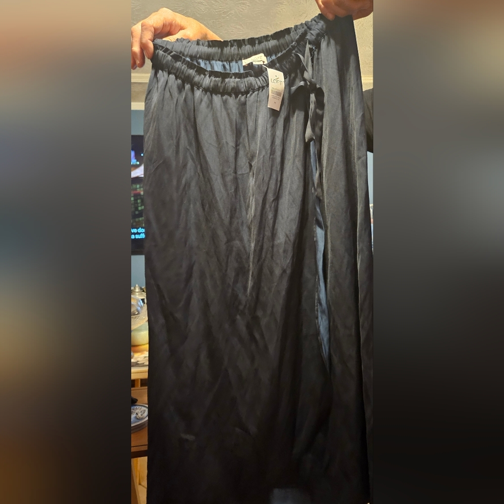 Loft Elegant Black Skirt Size M 100% Polyester